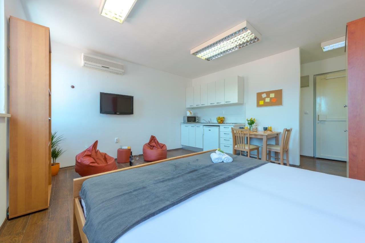 Ivona Apartment *
