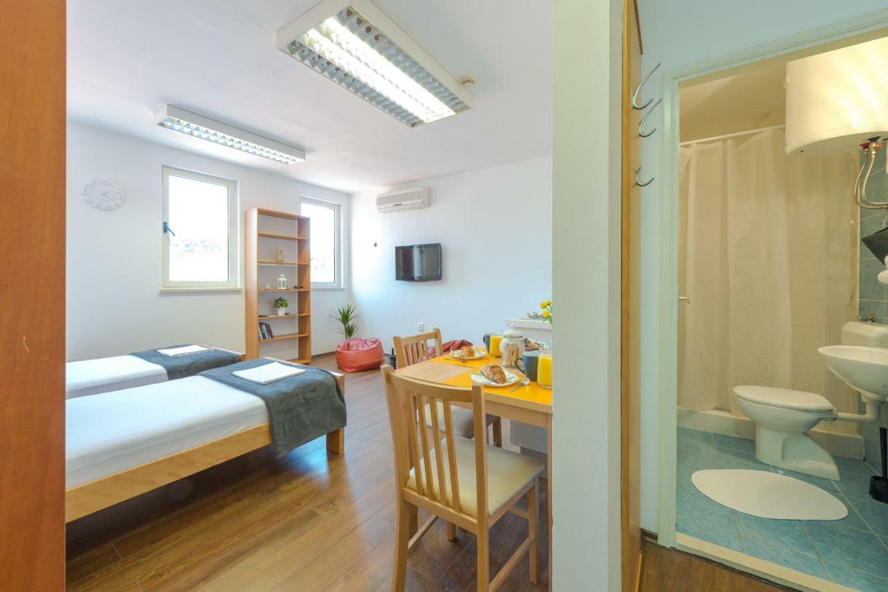 Ivona Apartment *